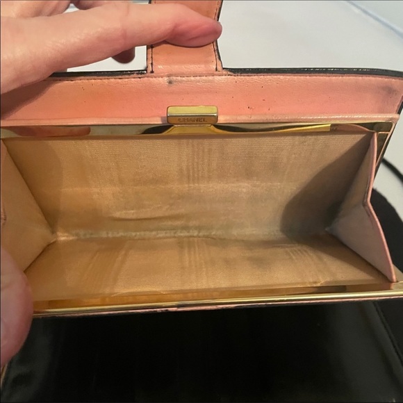 🔴🔴SOLD🔴🔴CHANEL Vintage Wallet on Chain Crossbody Guaranteed Authentic! - Picture 12 of 16